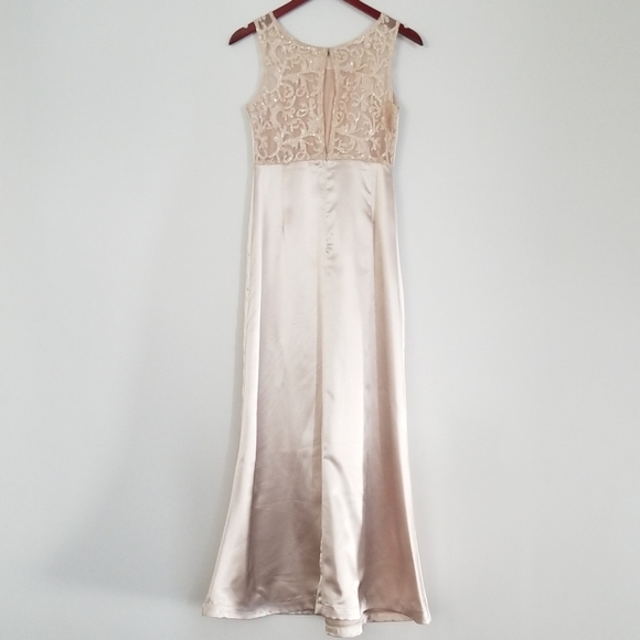 🥂Champagne Satin Gown - Picture 2 of 6